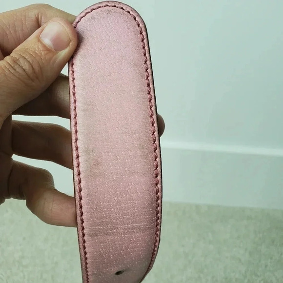 Gucci soft pink  leather belt with gold logo - Picture 11 of 14